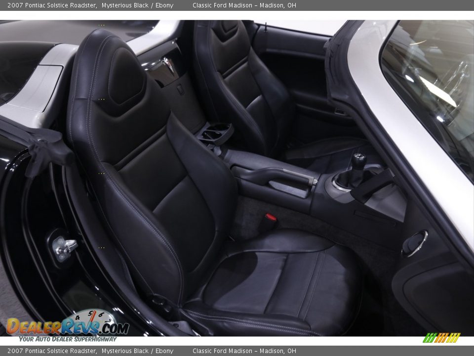 Ebony Interior - 2007 Pontiac Solstice Roadster Photo #11