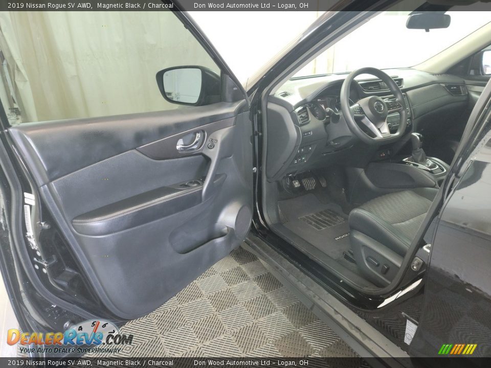 2019 Nissan Rogue SV AWD Magnetic Black / Charcoal Photo #10