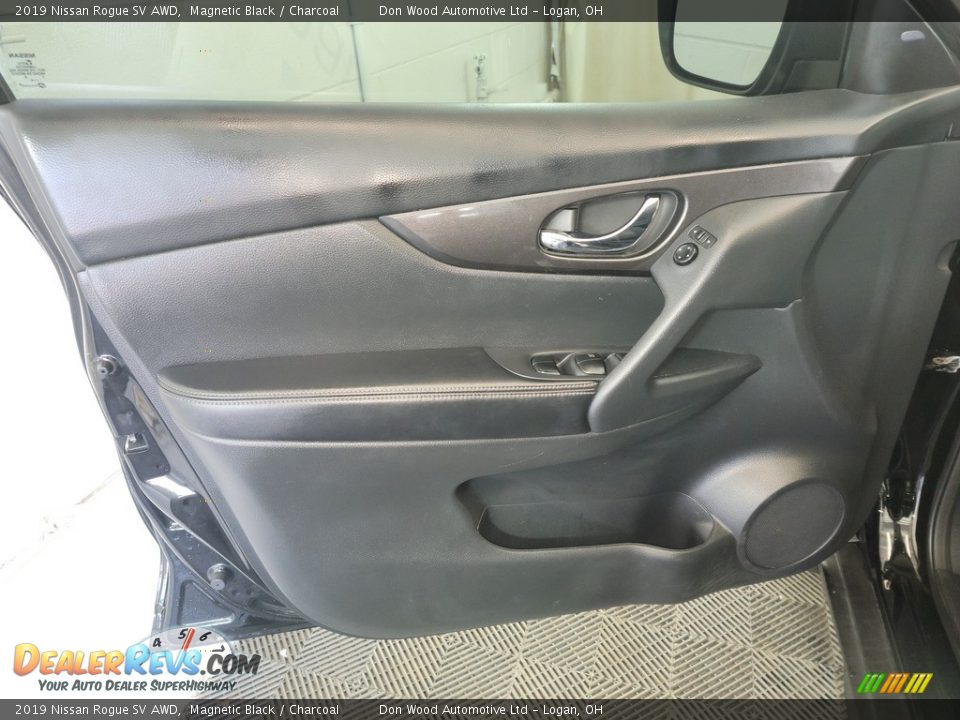 2019 Nissan Rogue SV AWD Magnetic Black / Charcoal Photo #11