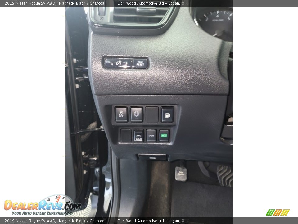 2019 Nissan Rogue SV AWD Magnetic Black / Charcoal Photo #17