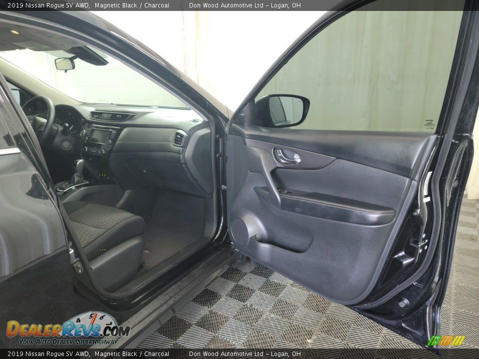2019 Nissan Rogue SV AWD Magnetic Black / Charcoal Photo #24