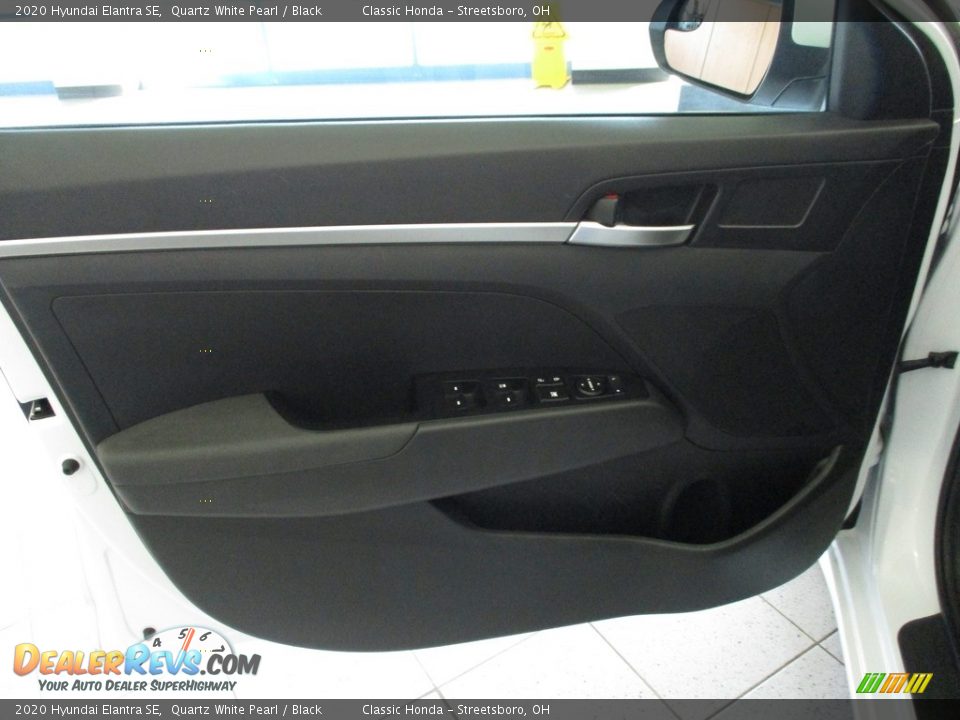 2020 Hyundai Elantra SE Quartz White Pearl / Black Photo #25