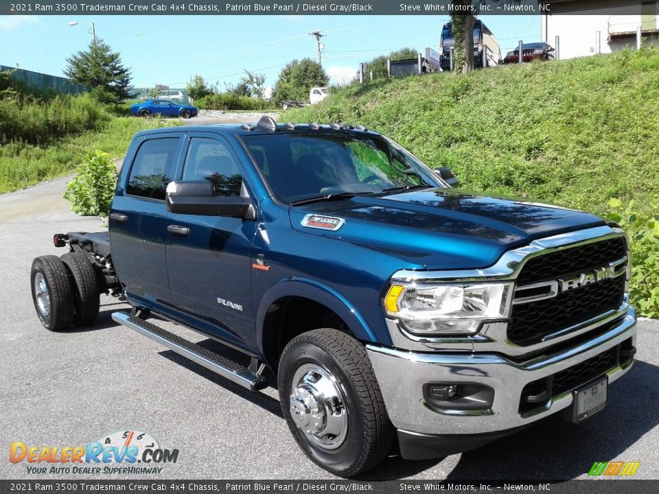 2021 Ram 3500 Tradesman Crew Cab 4x4 Chassis Patriot Blue Pearl / Diesel Gray/Black Photo #4