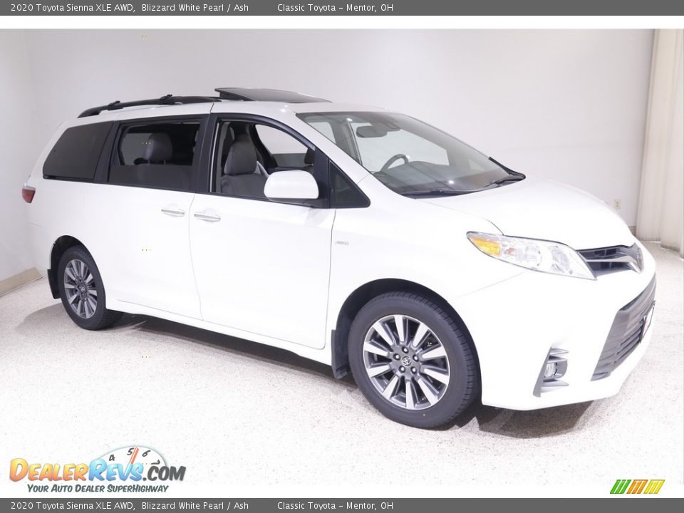 2020 Toyota Sienna XLE AWD Blizzard White Pearl / Ash Photo #1