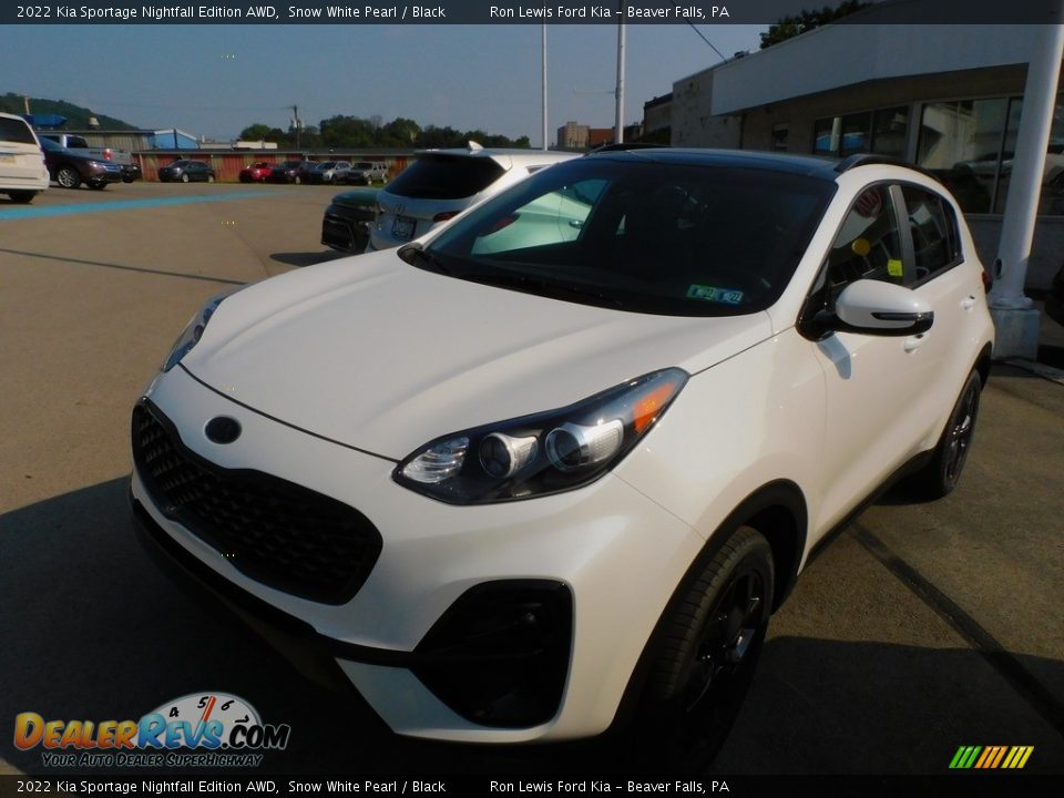 Front 3/4 View of 2022 Kia Sportage Nightfall Edition AWD Photo #3