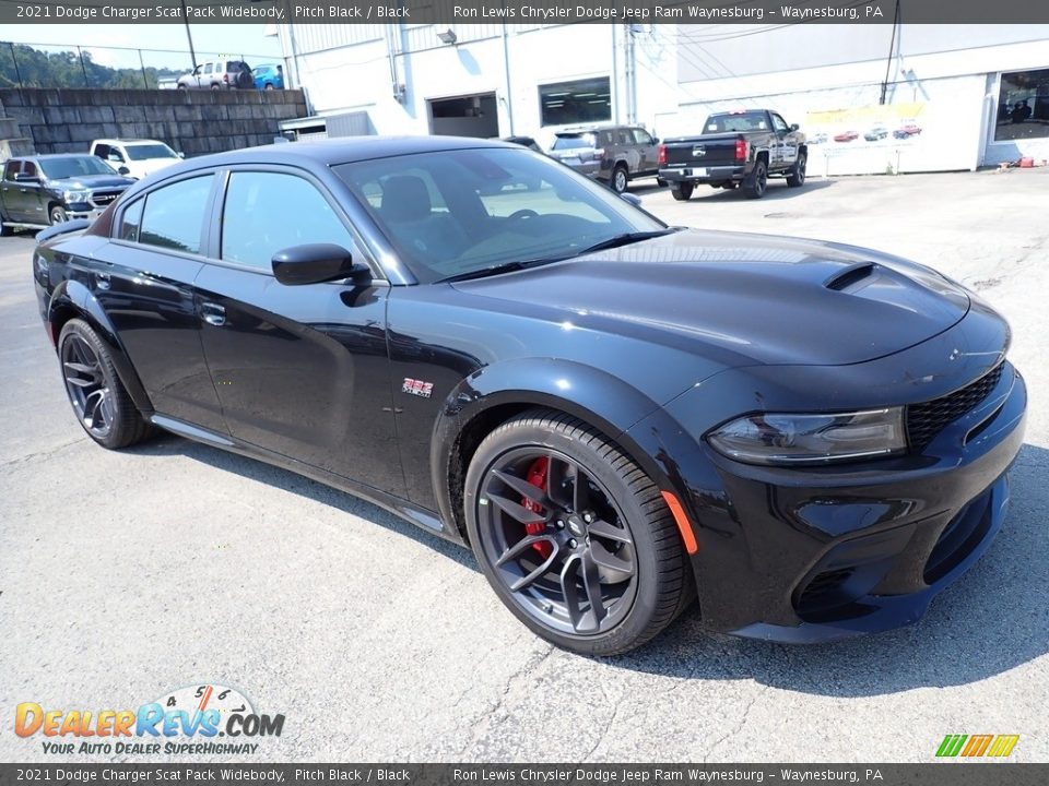 Front 3/4 View of 2021 Dodge Charger Scat Pack Widebody Photo #8