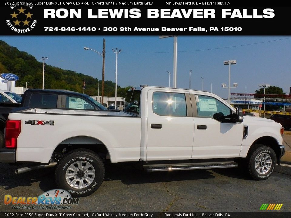 2022 Ford F250 Super Duty XLT Crew Cab 4x4 Oxford White / Medium Earth Gray Photo #1