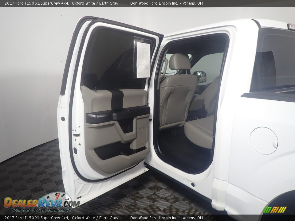 2017 Ford F150 XL SuperCrew 4x4 Oxford White / Earth Gray Photo #32