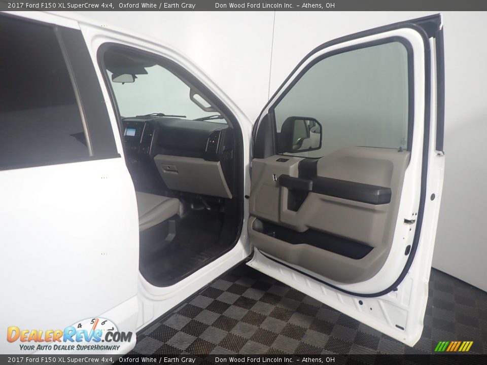 2017 Ford F150 XL SuperCrew 4x4 Oxford White / Earth Gray Photo #36