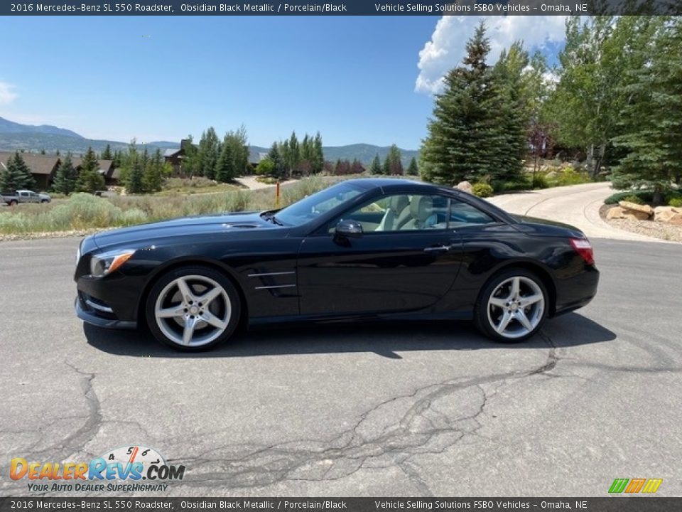 2016 Mercedes-Benz SL 550 Roadster Obsidian Black Metallic / Porcelain/Black Photo #5