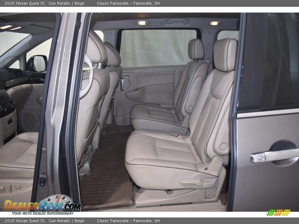 Rear Seat of 2016 Nissan Quest SV Photo #8