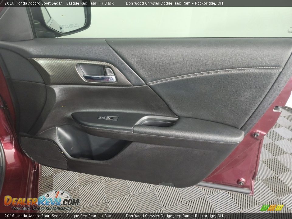Door Panel of 2016 Honda Accord Sport Sedan Photo #27