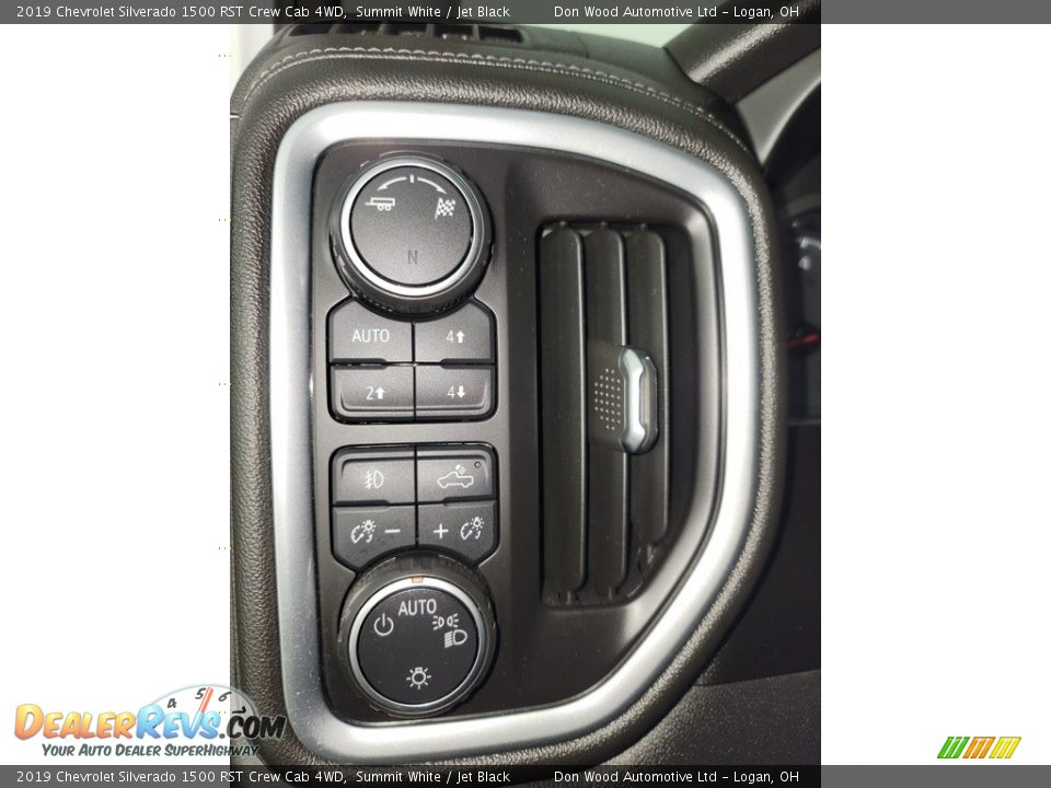 2019 Chevrolet Silverado 1500 RST Crew Cab 4WD Summit White / Jet Black Photo #22