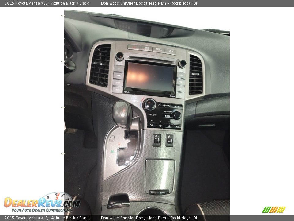 Controls of 2015 Toyota Venza XLE Photo #22