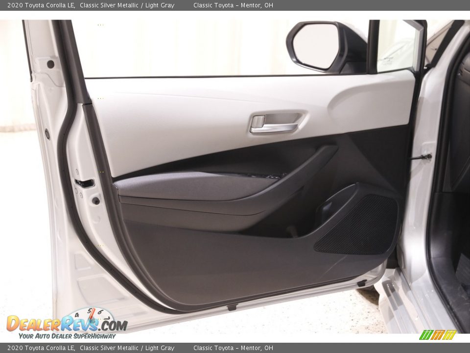 2020 Toyota Corolla LE Classic Silver Metallic / Light Gray Photo #4