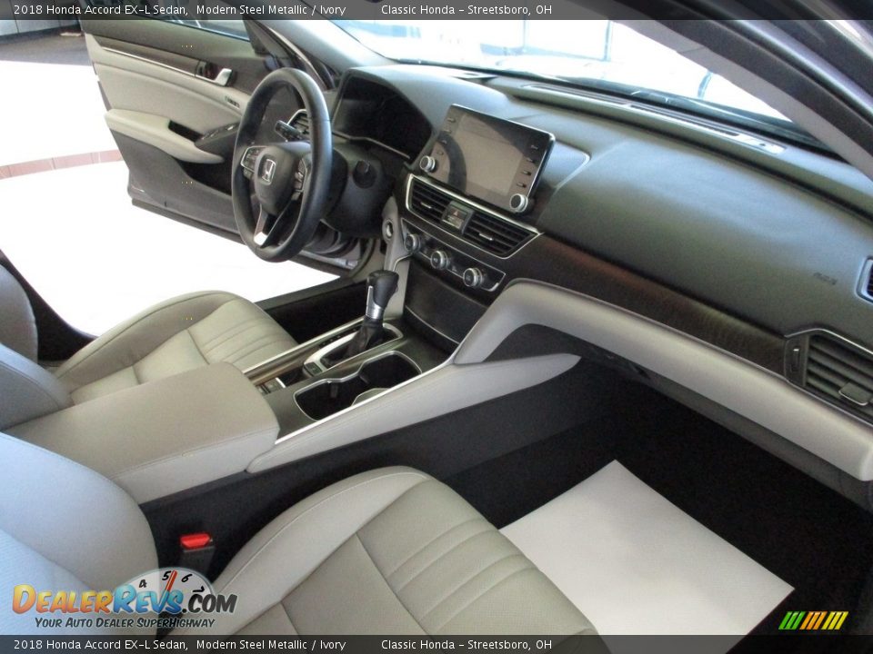 2018 Honda Accord EX-L Sedan Modern Steel Metallic / Ivory Photo #15