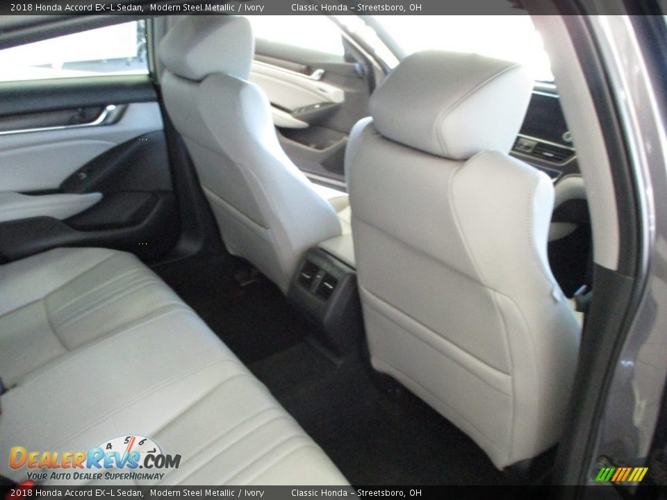 2018 Honda Accord EX-L Sedan Modern Steel Metallic / Ivory Photo #19