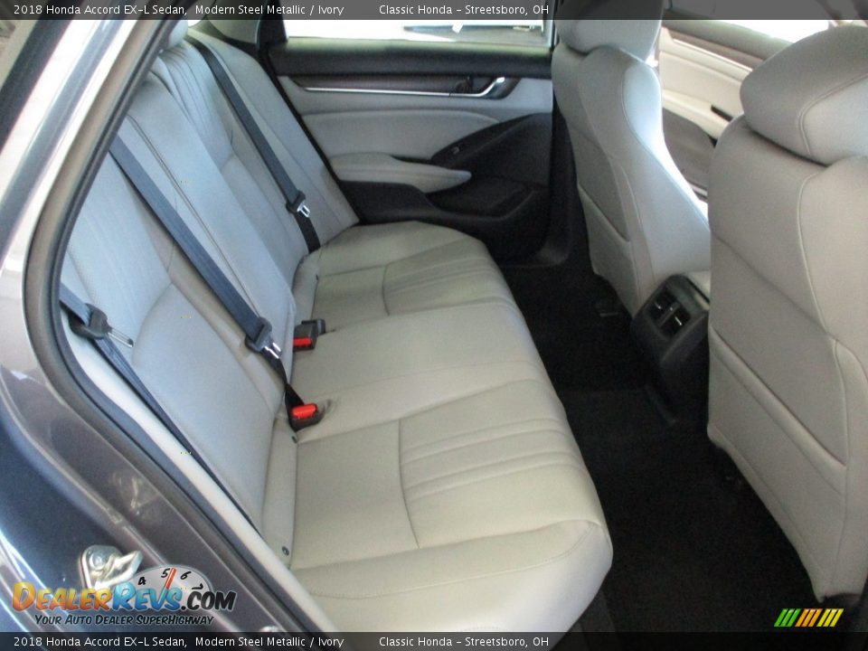 2018 Honda Accord EX-L Sedan Modern Steel Metallic / Ivory Photo #20