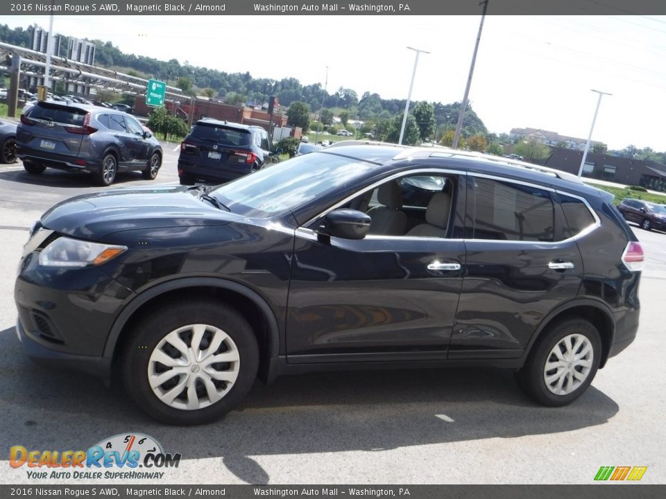 2016 Nissan Rogue S AWD Magnetic Black / Almond Photo #5