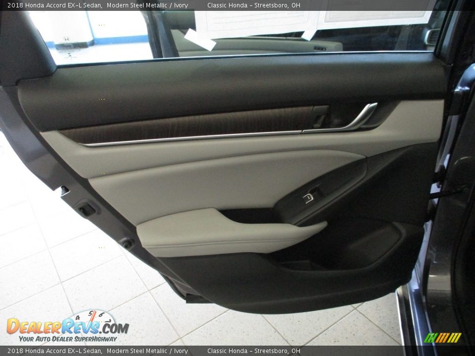 2018 Honda Accord EX-L Sedan Modern Steel Metallic / Ivory Photo #23