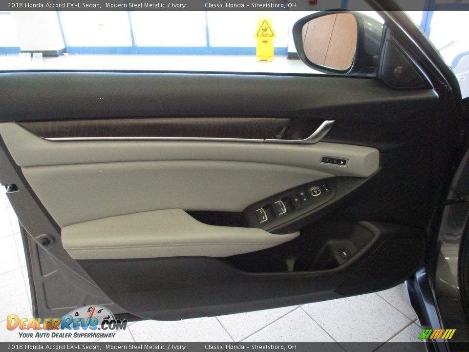 2018 Honda Accord EX-L Sedan Modern Steel Metallic / Ivory Photo #26