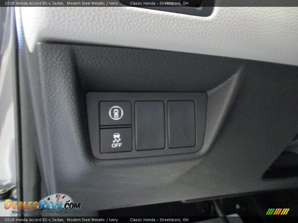 2018 Honda Accord EX-L Sedan Modern Steel Metallic / Ivory Photo #29