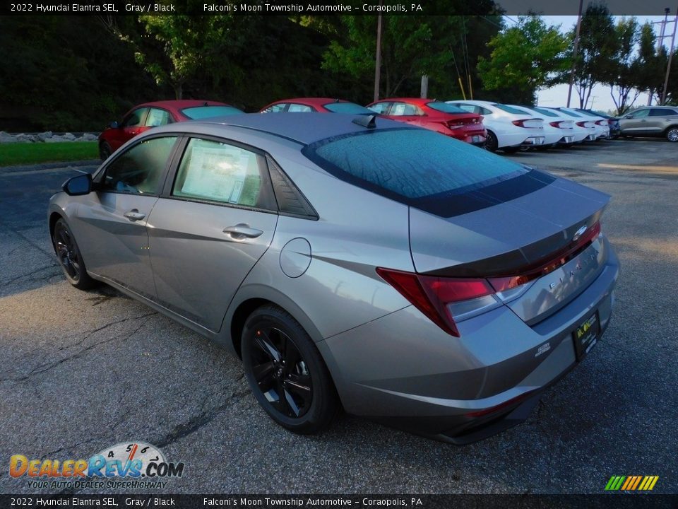 2022 Hyundai Elantra SEL Gray / Black Photo #5