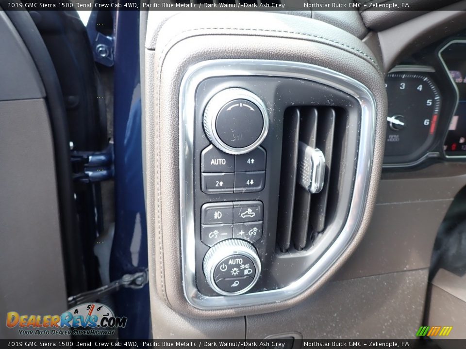 Controls of 2019 GMC Sierra 1500 Denali Crew Cab 4WD Photo #22