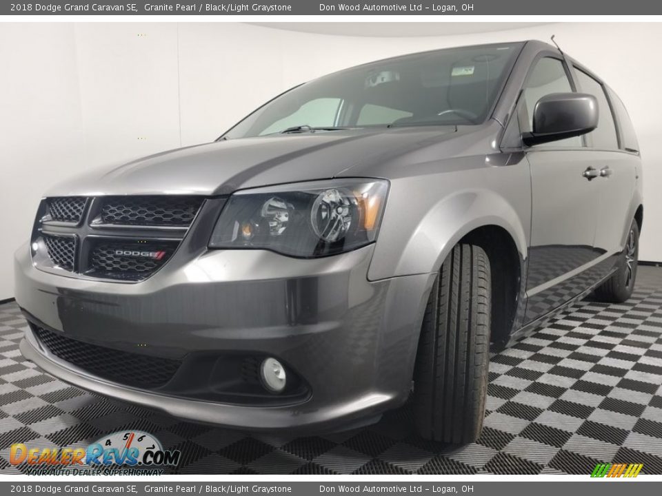 2018 Dodge Grand Caravan SE Granite Pearl / Black/Light Graystone Photo #5