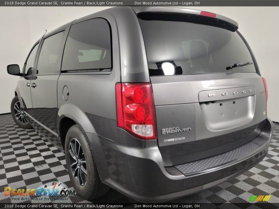 2018 Dodge Grand Caravan SE Granite Pearl / Black/Light Graystone Photo #7