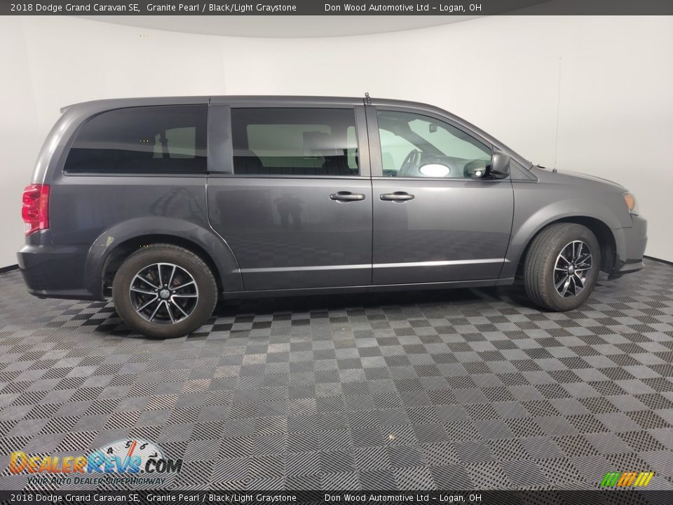 2018 Dodge Grand Caravan SE Granite Pearl / Black/Light Graystone Photo #10