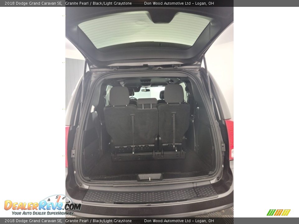 2018 Dodge Grand Caravan SE Granite Pearl / Black/Light Graystone Photo #11