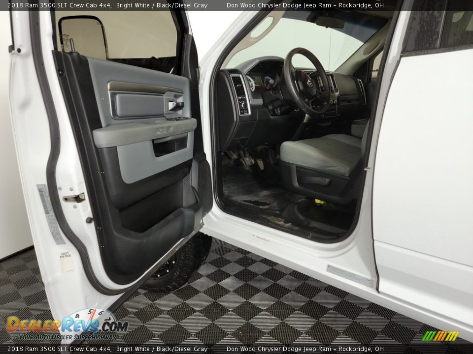 2018 Ram 3500 SLT Crew Cab 4x4 Bright White / Black/Diesel Gray Photo #11