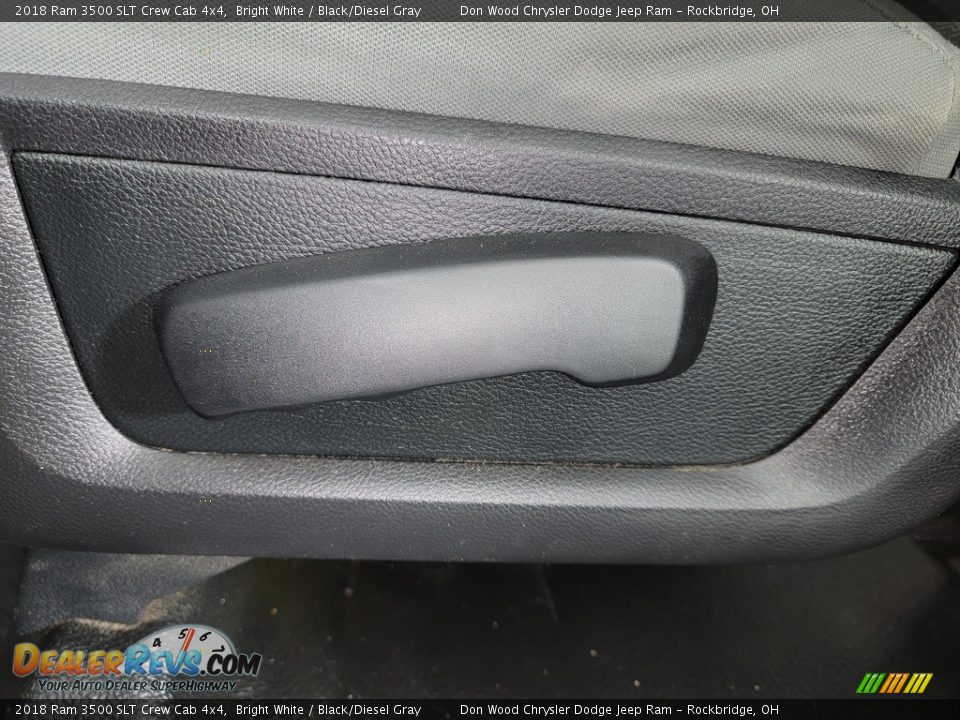 2018 Ram 3500 SLT Crew Cab 4x4 Bright White / Black/Diesel Gray Photo #15