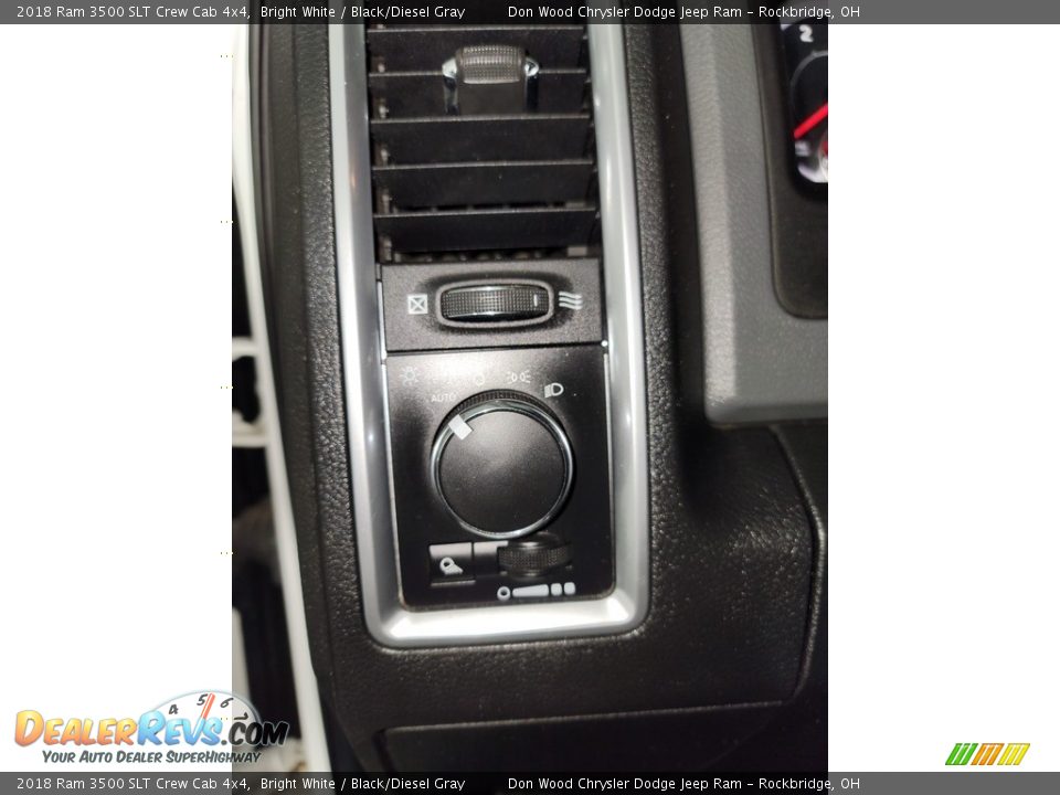2018 Ram 3500 SLT Crew Cab 4x4 Bright White / Black/Diesel Gray Photo #19