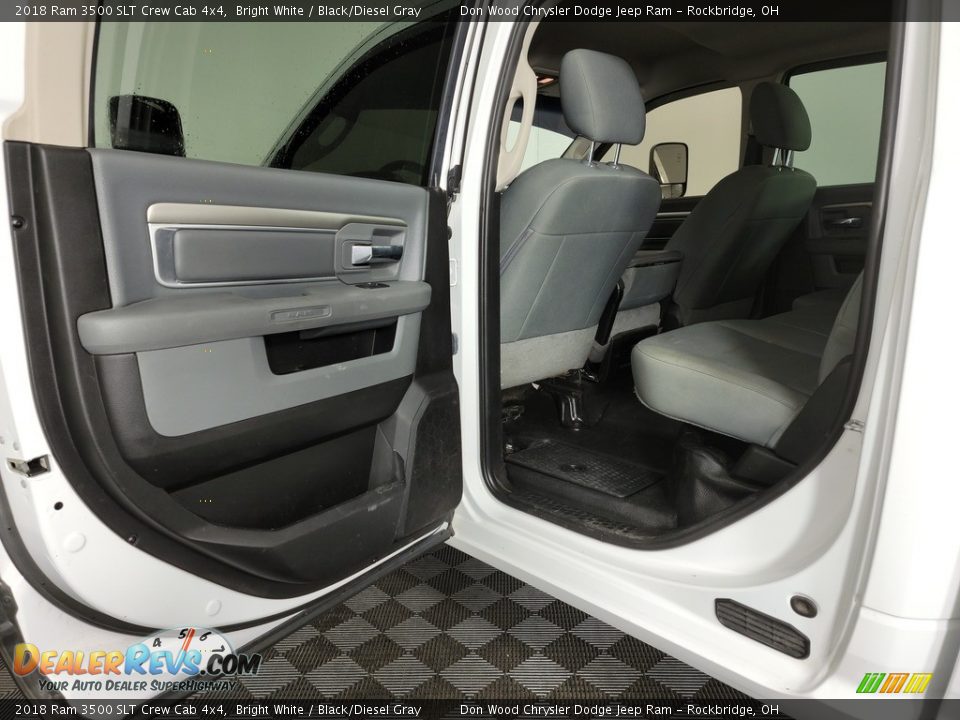 2018 Ram 3500 SLT Crew Cab 4x4 Bright White / Black/Diesel Gray Photo #23