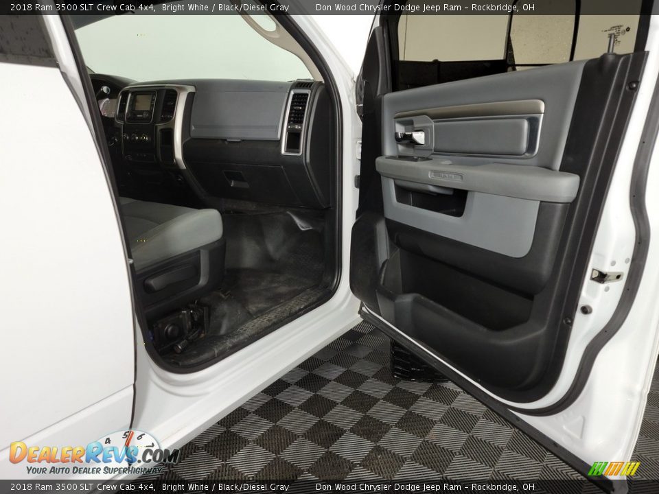 2018 Ram 3500 SLT Crew Cab 4x4 Bright White / Black/Diesel Gray Photo #27