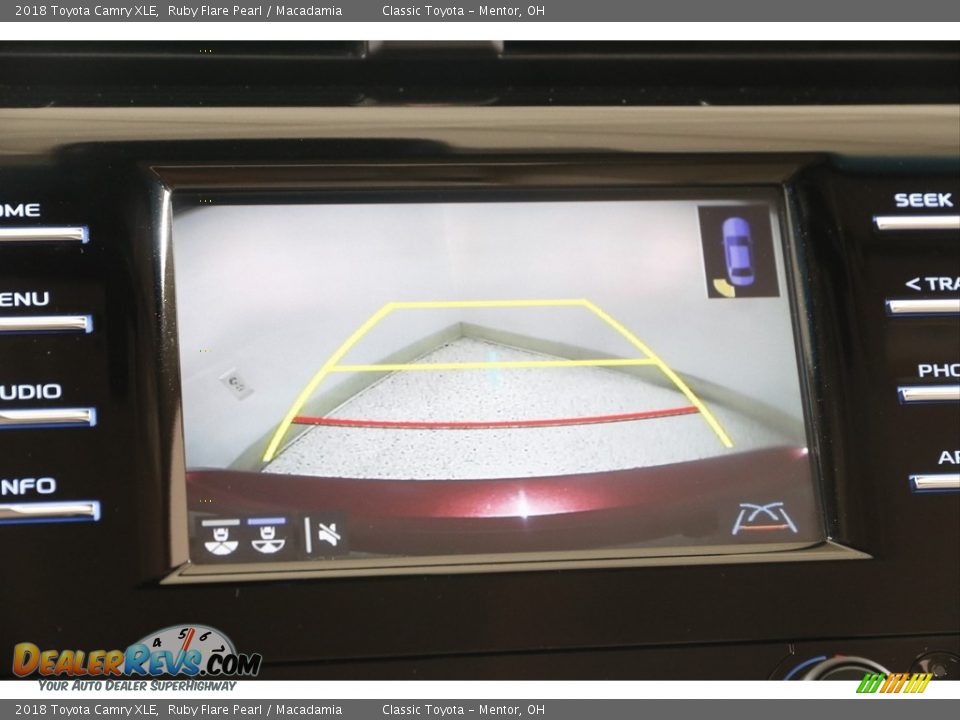 2018 Toyota Camry XLE Ruby Flare Pearl / Macadamia Photo #11