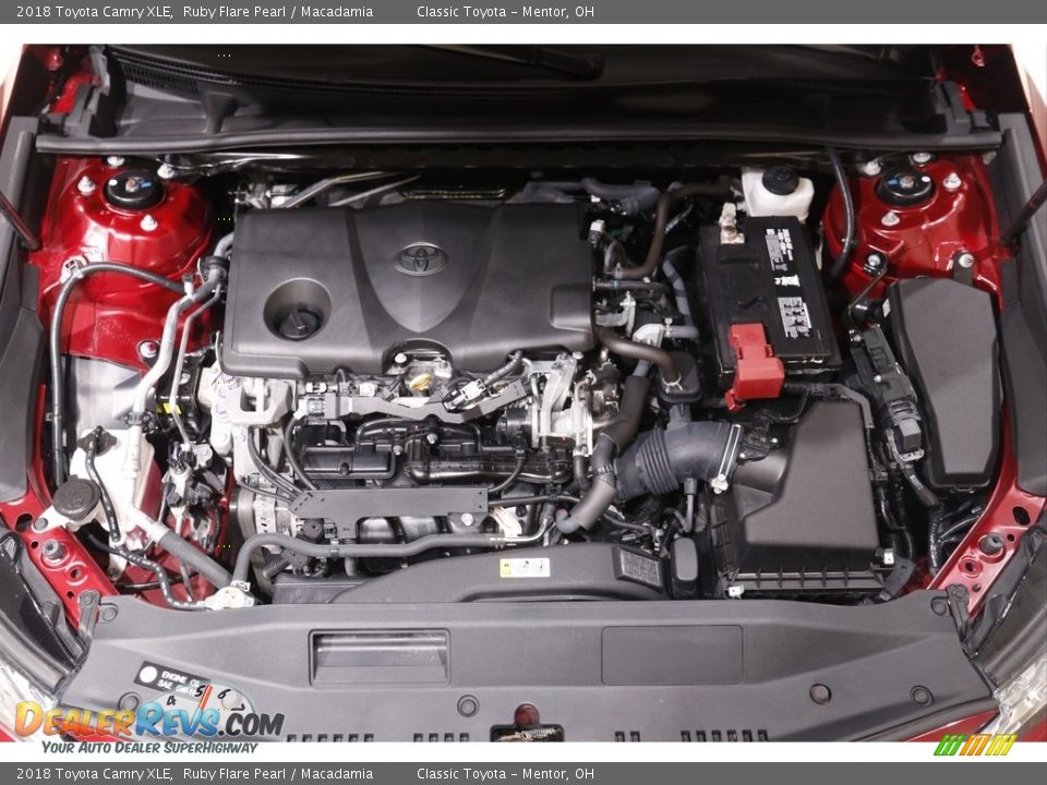 2018 Toyota Camry XLE Ruby Flare Pearl / Macadamia Photo #18