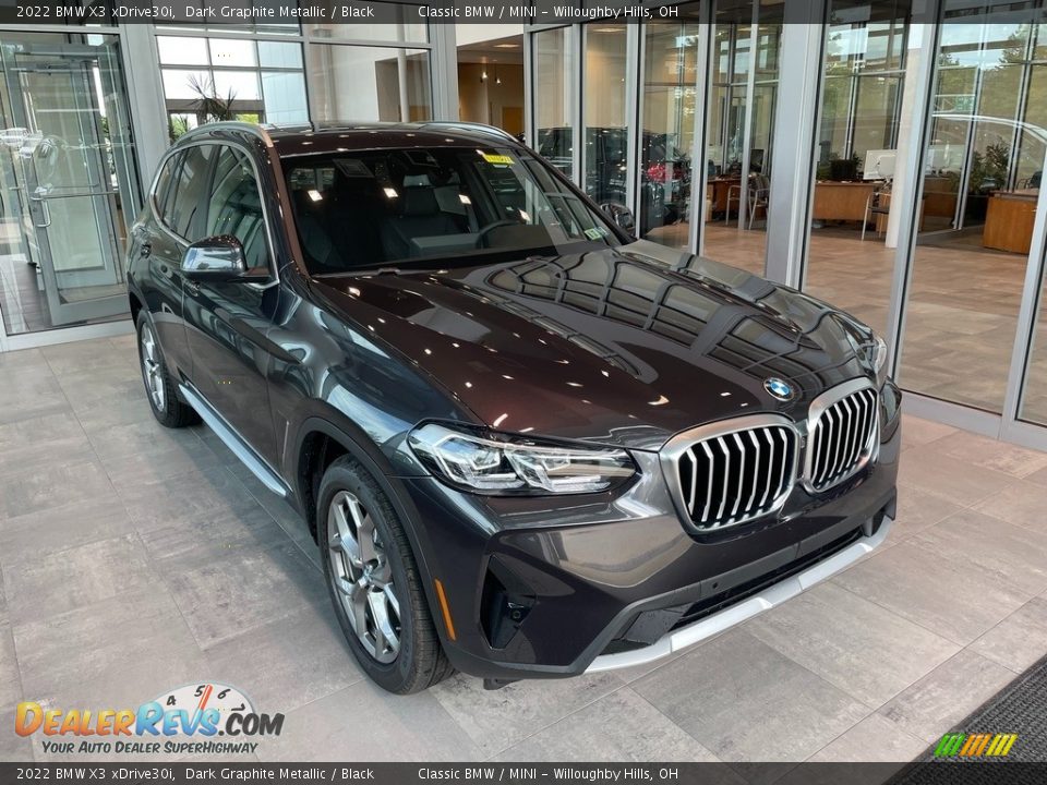 Front 3/4 View of 2022 BMW X3 xDrive30i Photo #1