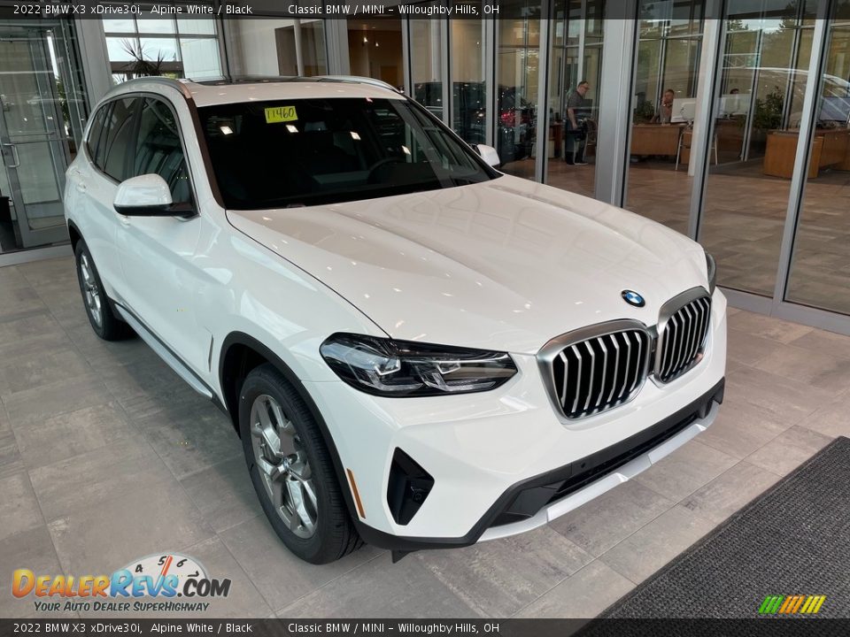 Front 3/4 View of 2022 BMW X3 xDrive30i Photo #1