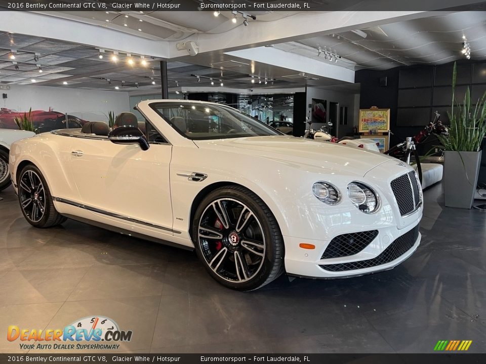 Front 3/4 View of 2016 Bentley Continental GTC V8  Photo #1