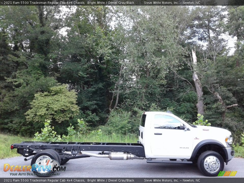 2021 Ram 5500 Tradesman Regular Cab 4x4 Chassis Bright White / Diesel Gray/Black Photo #5