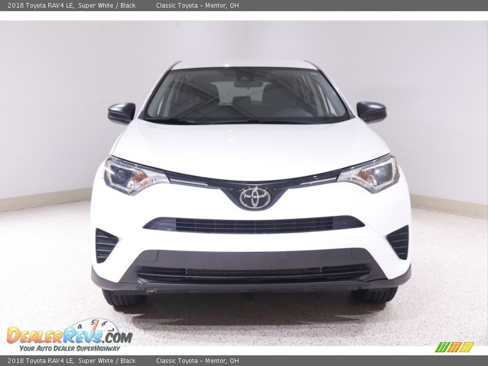 2018 Toyota RAV4 LE Super White / Black Photo #2