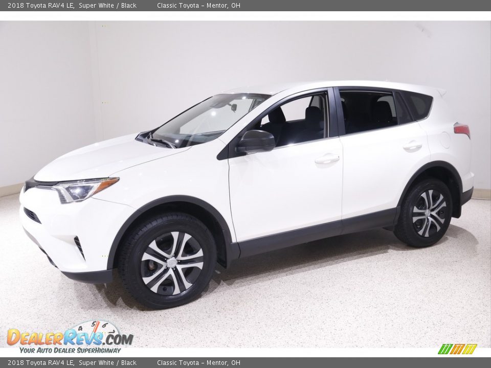 2018 Toyota RAV4 LE Super White / Black Photo #3
