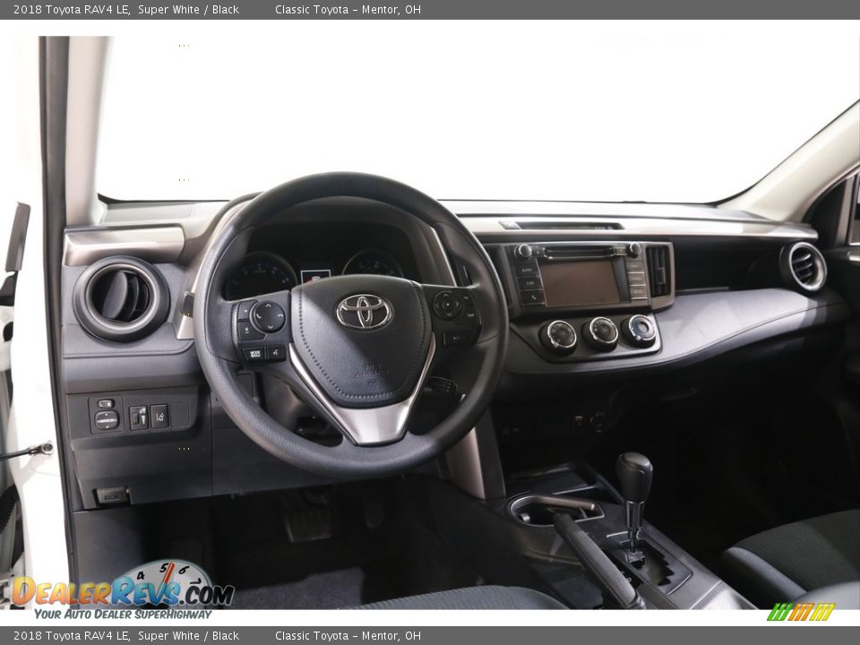 2018 Toyota RAV4 LE Super White / Black Photo #6