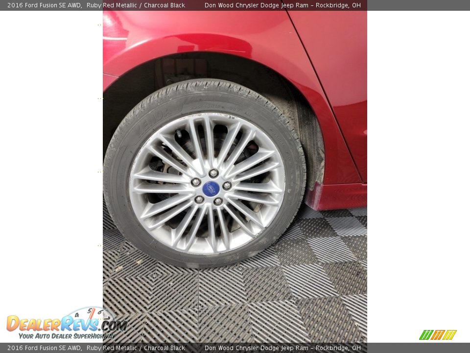 2016 Ford Fusion SE AWD Ruby Red Metallic / Charcoal Black Photo #31