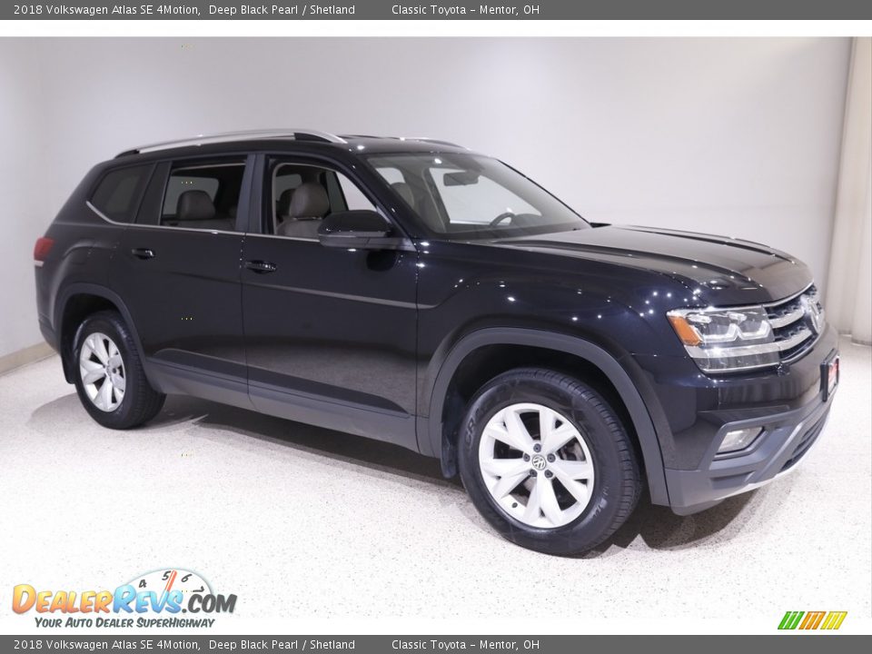 2018 Volkswagen Atlas SE 4Motion Deep Black Pearl / Shetland Photo #1