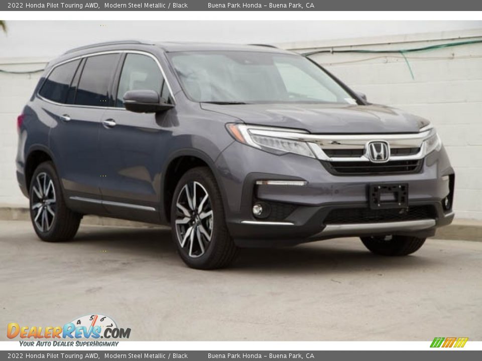 Front 3/4 View of 2022 Honda Pilot Touring AWD Photo #1