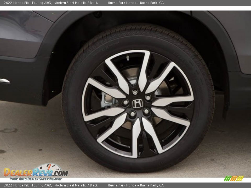 2022 Honda Pilot Touring AWD Wheel Photo #9